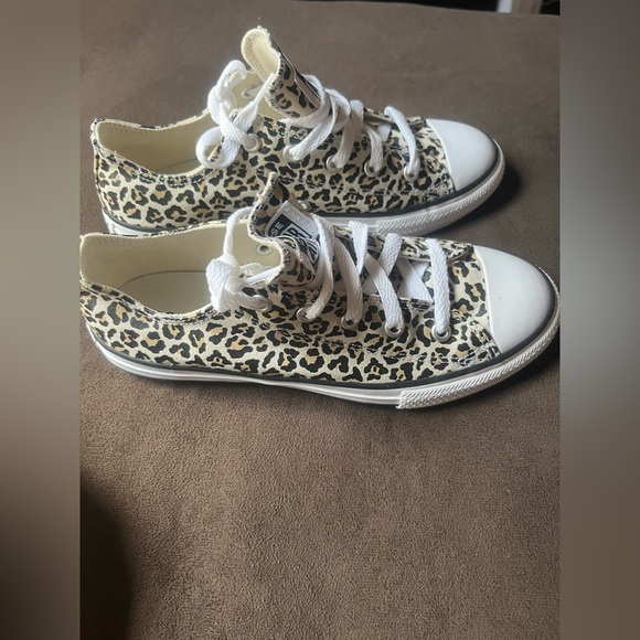 Converse Shoes - Picture 4 of 10